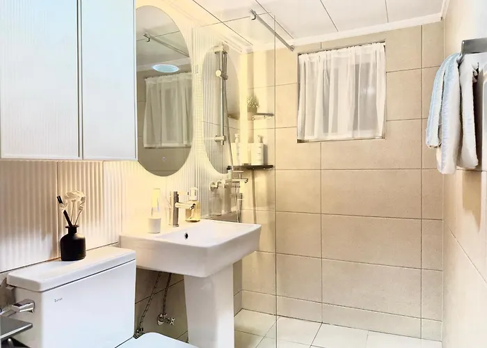 3 Minute Walk From Subway Station Near Station Myeongdong Namsan Hongdae Gyeongbokgung Palace Yongsan Itaewon Free Parking *