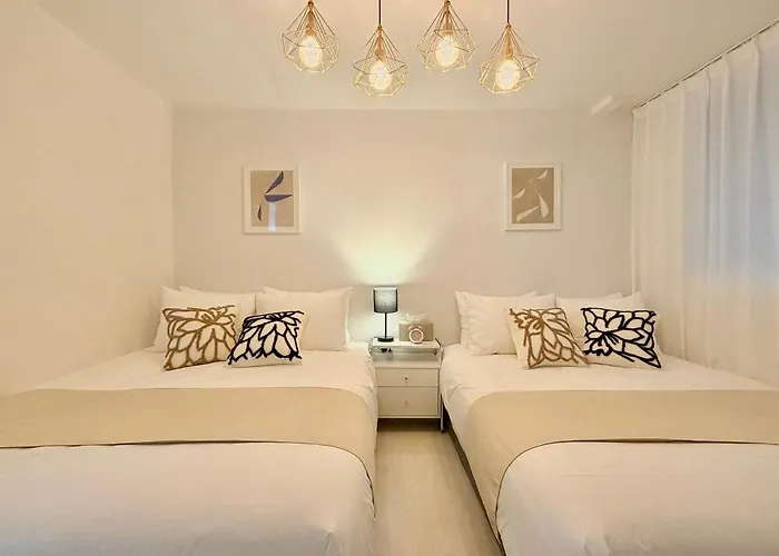 3 Minute Walk From Subway Station Near Station Myeongdong Namsan Hongdae Gyeongbokgung Palace Yongsan Itaewon Free Parking *